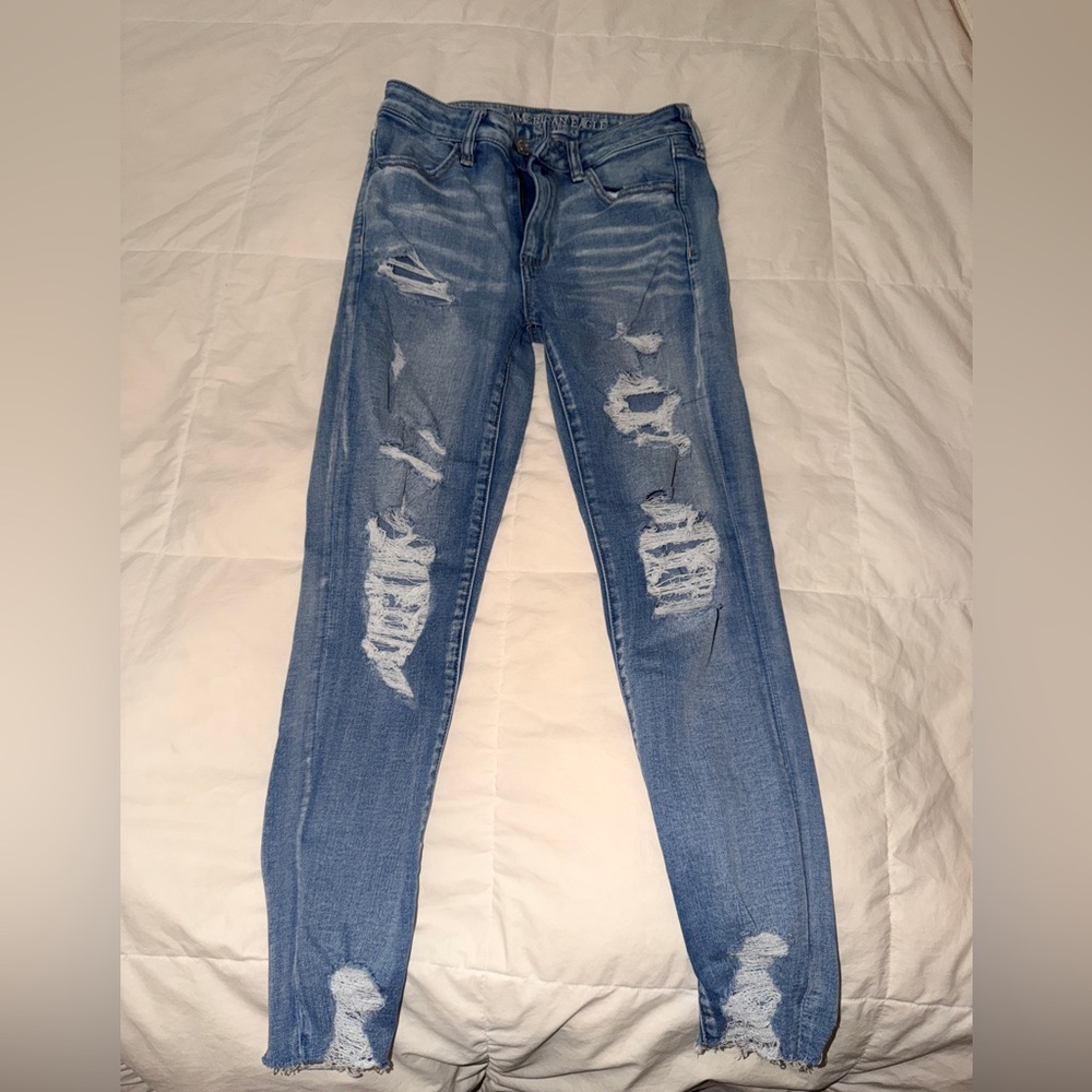 American Eagle Outfitters Light Blue Distressed Skinny Jeans